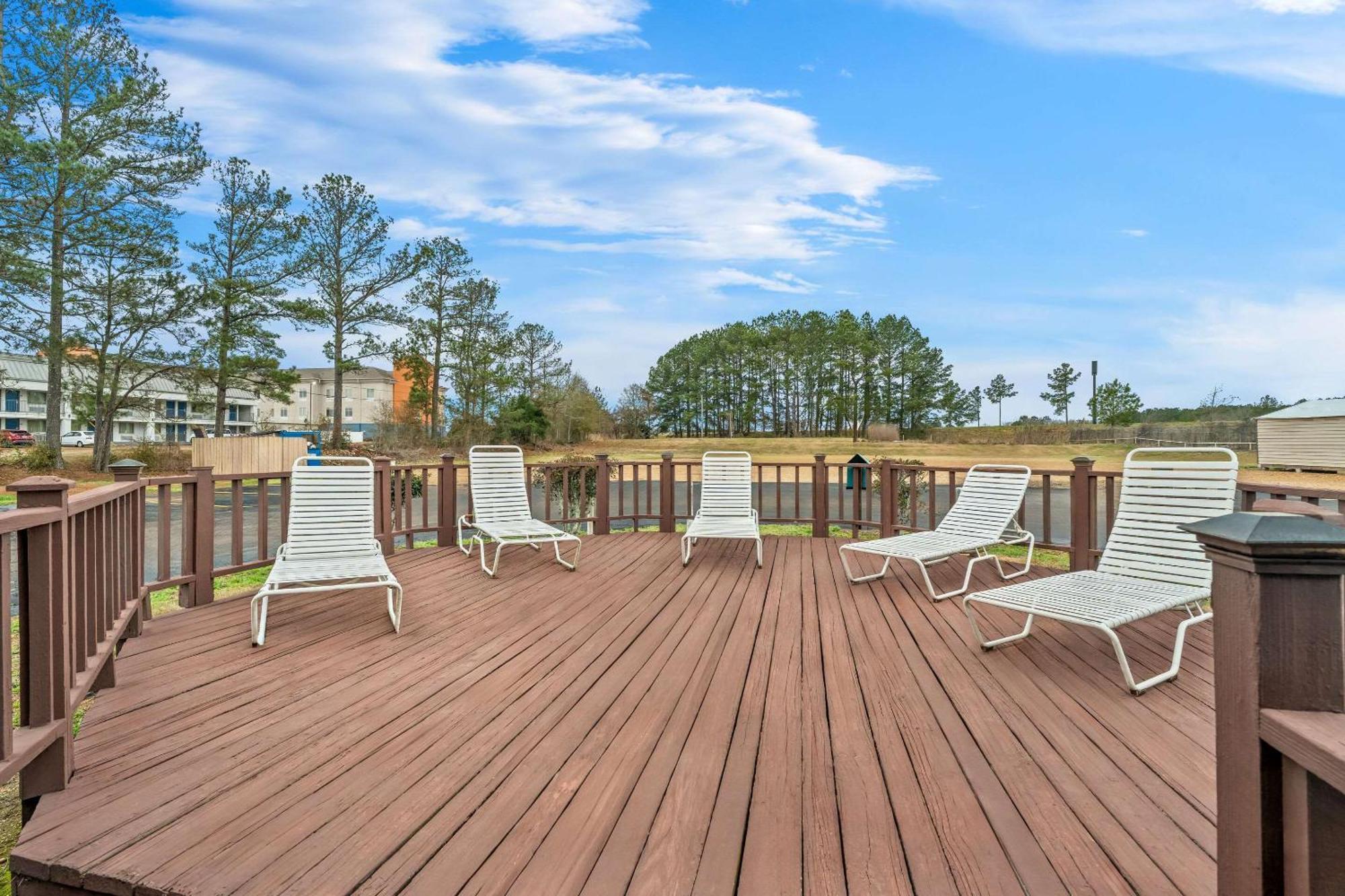 Rodeway Inn & Suites Brookhaven Exterior photo
